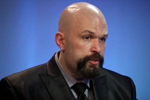 Kevin Williamson 300x200 1