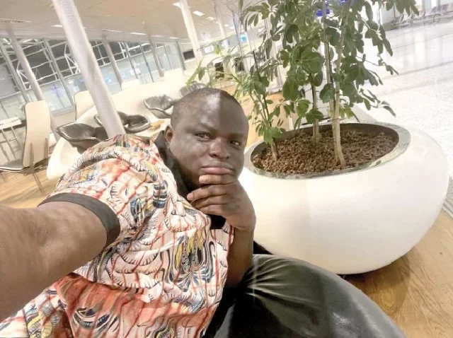 The Editor At The Empty Airport 640x478 1